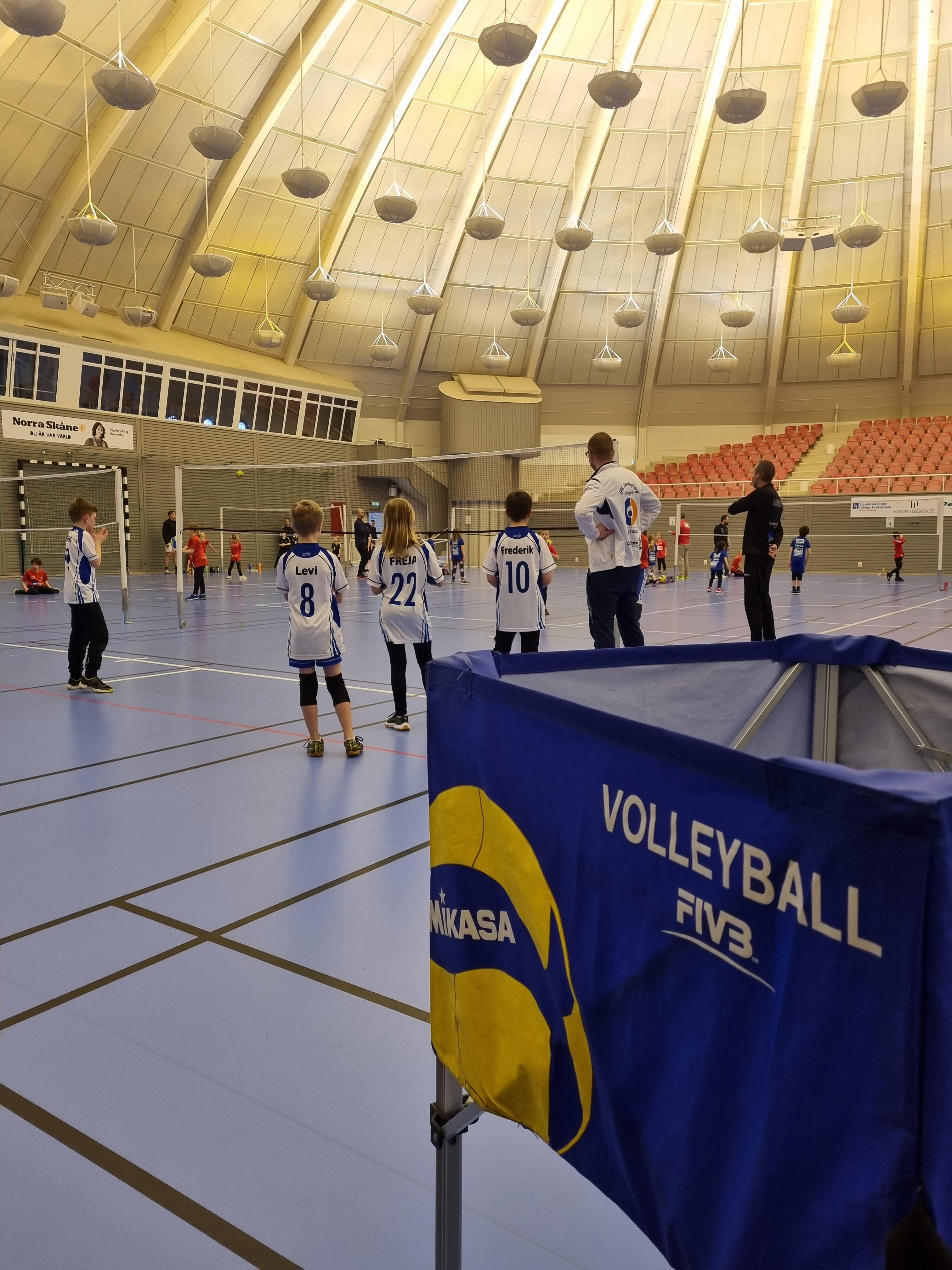 Kidsvolley i Qpoolen. Foto: Hässleholms VK