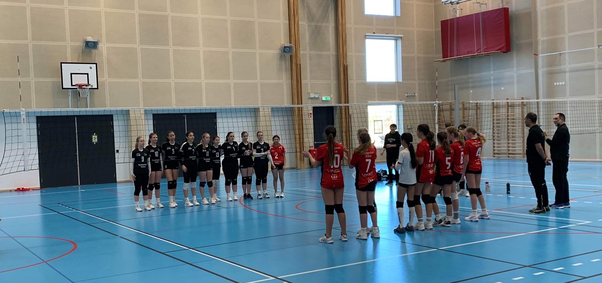 Flickor U16/18 i Landskrona. Foto: Kronan VBK