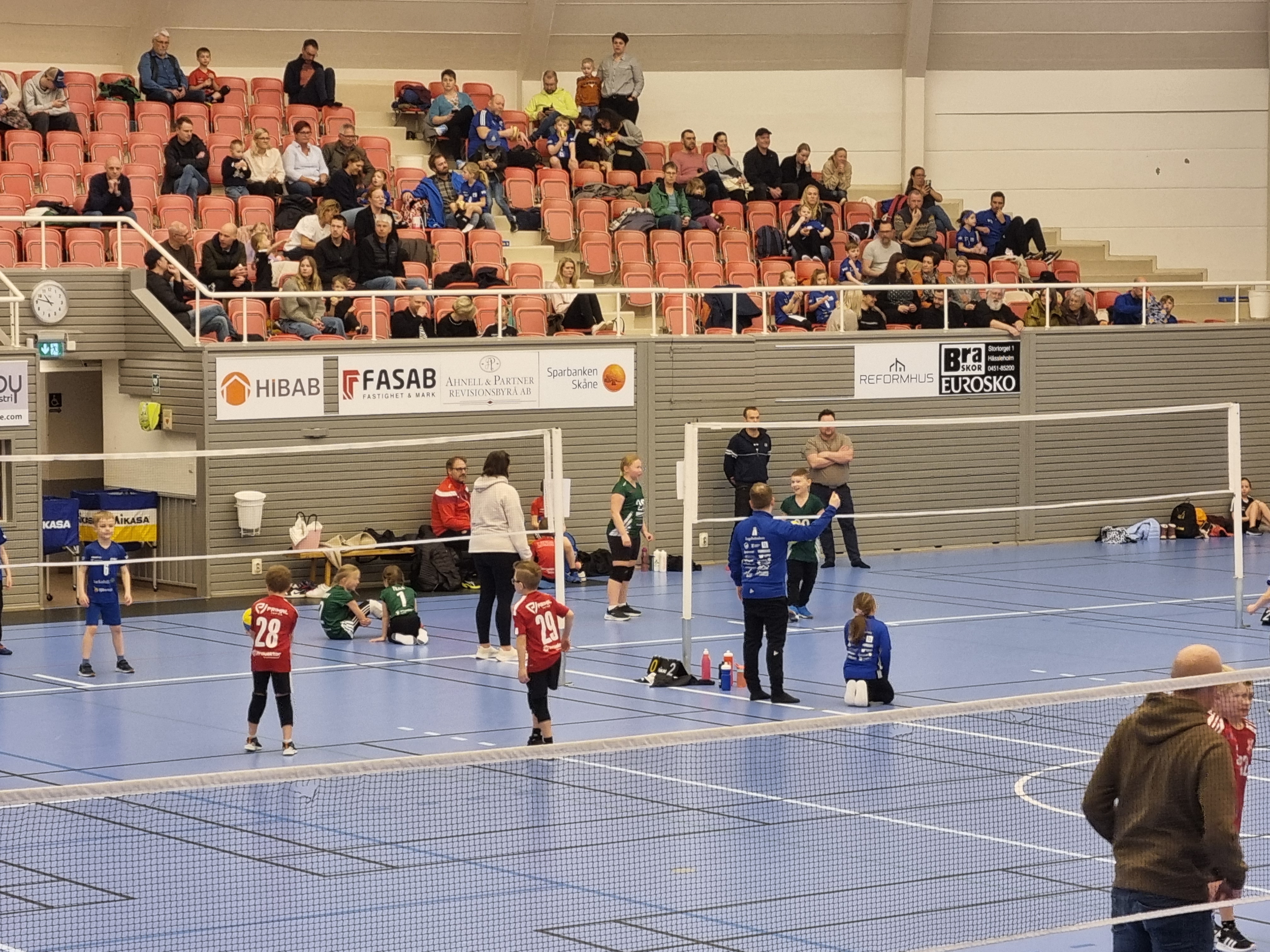 Kidsvolley i Hässleholms Qpoolen, mars 2024. Foto: Helen Persson